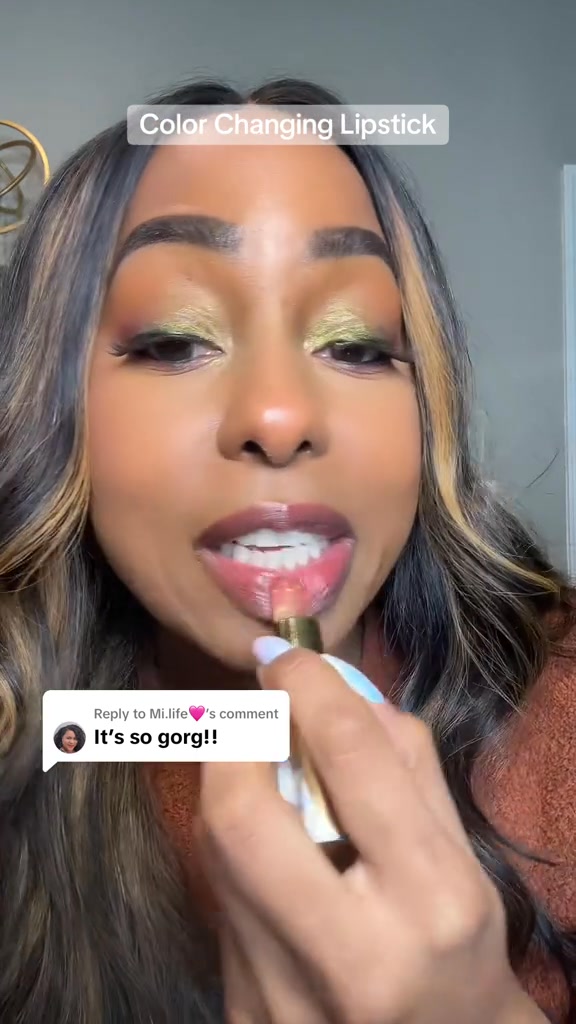 Transferproof Color-Changing LipstickCrystalClear Color Alchemy Auto-Tints on Contact!