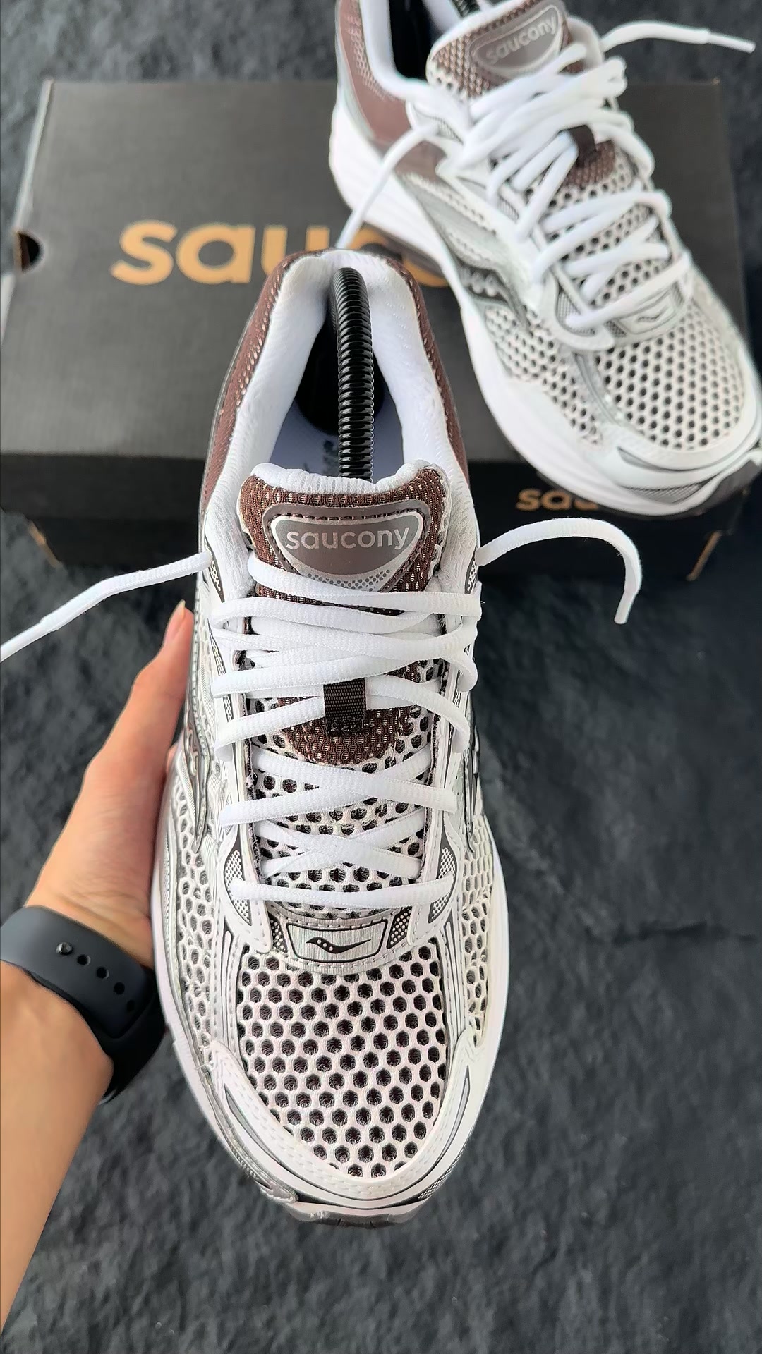 Saucony ProGrid Omni 9 — Sizes Live