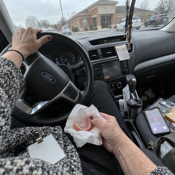 Hygienist Caught Blending Her Own Thanksgiving Plate