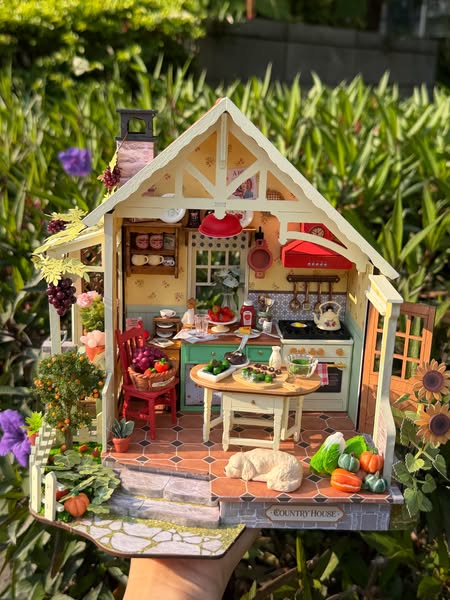 NEW ARRIVAL | Sunlit Farmhouse Kitchen