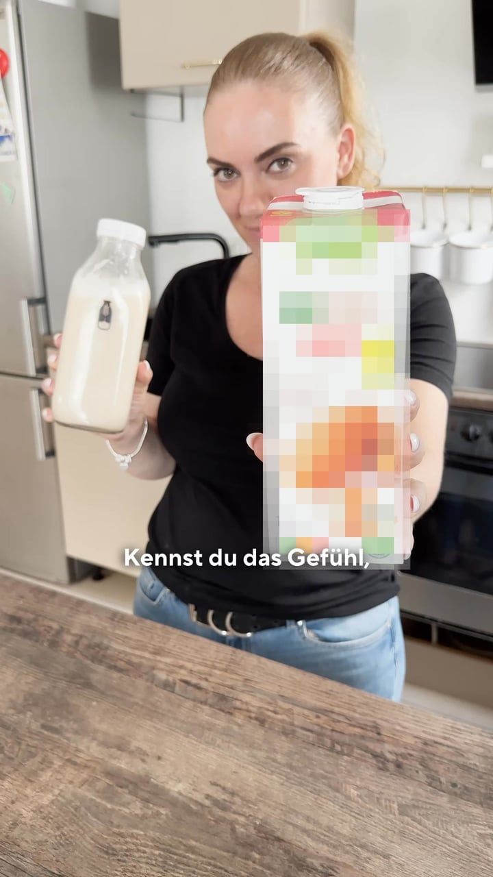 Frische pflanzliche Milch in 60 Sekunden
