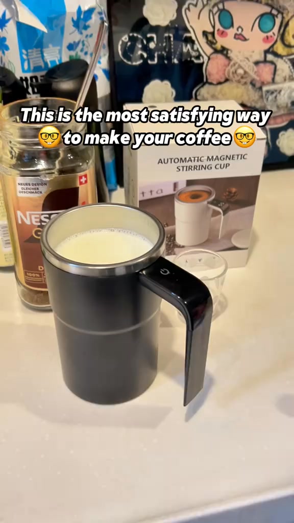 Electric coffee mug with a built-in LCD thermometer, perfect for brewing coffee, milk, cocoa, etc.