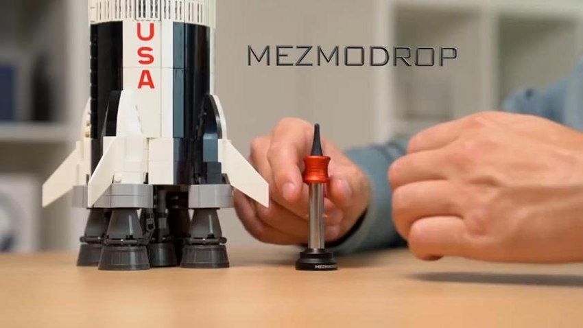 Kinetic Desk toy That Performs Impossible Landing