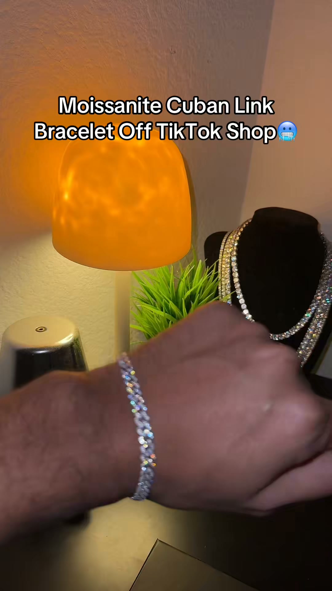 FLASH SALES UP TO 50%