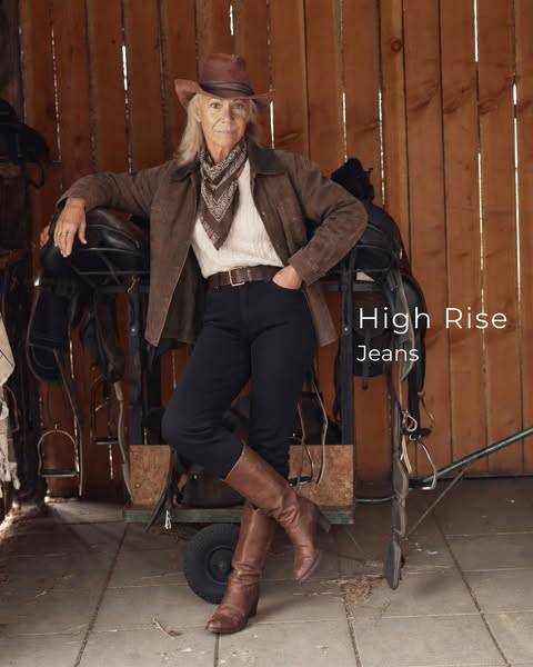 Sorte high rise jeans | Lancering 5. oktober kl. 20