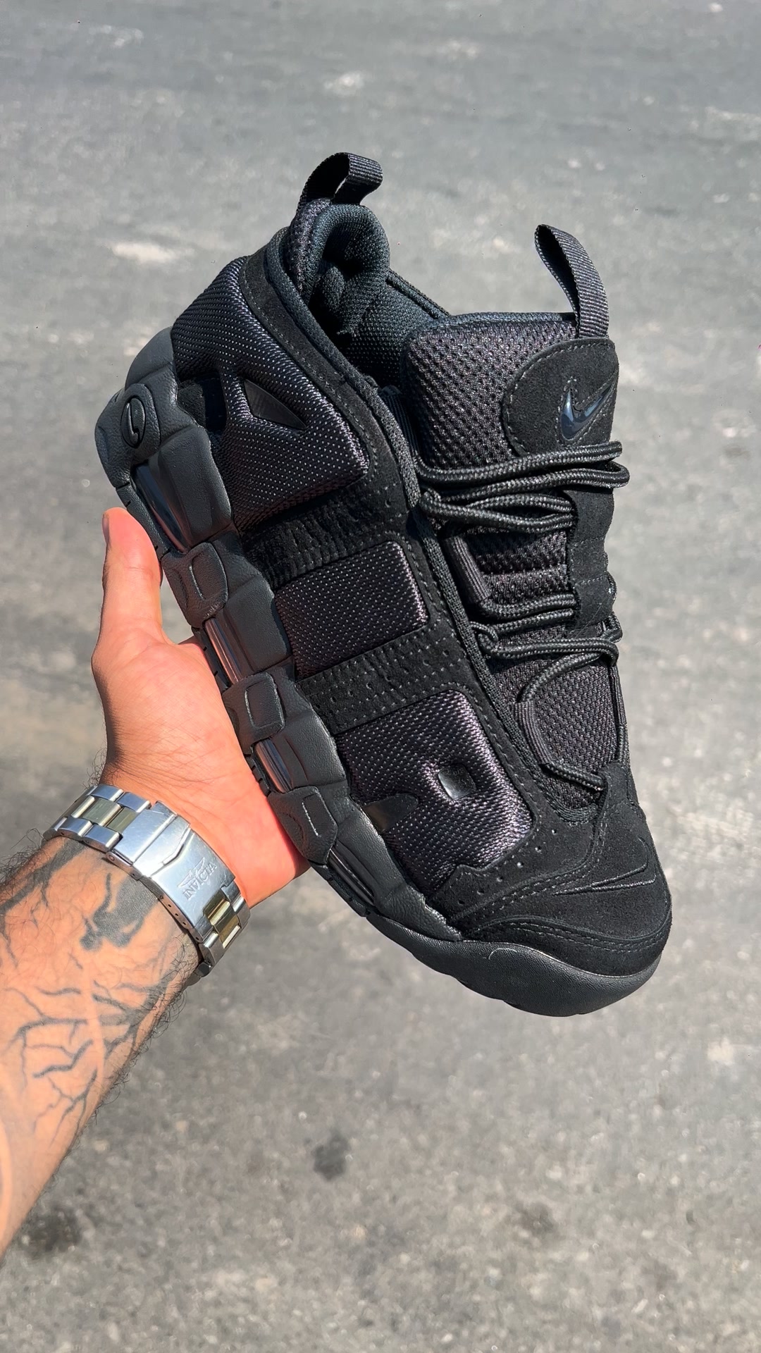 Iconic Air More Uptempo + 3 Free Socks