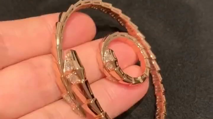 Stars don't fade. Neither does our jewelry.