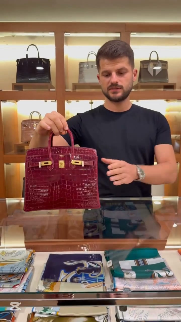 Luxury Bags Without the Luxury Price!