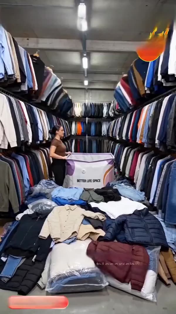 No pump, no noise, no hassle! Press & seal — shrink your bulky blankets by 80% in seconds!
