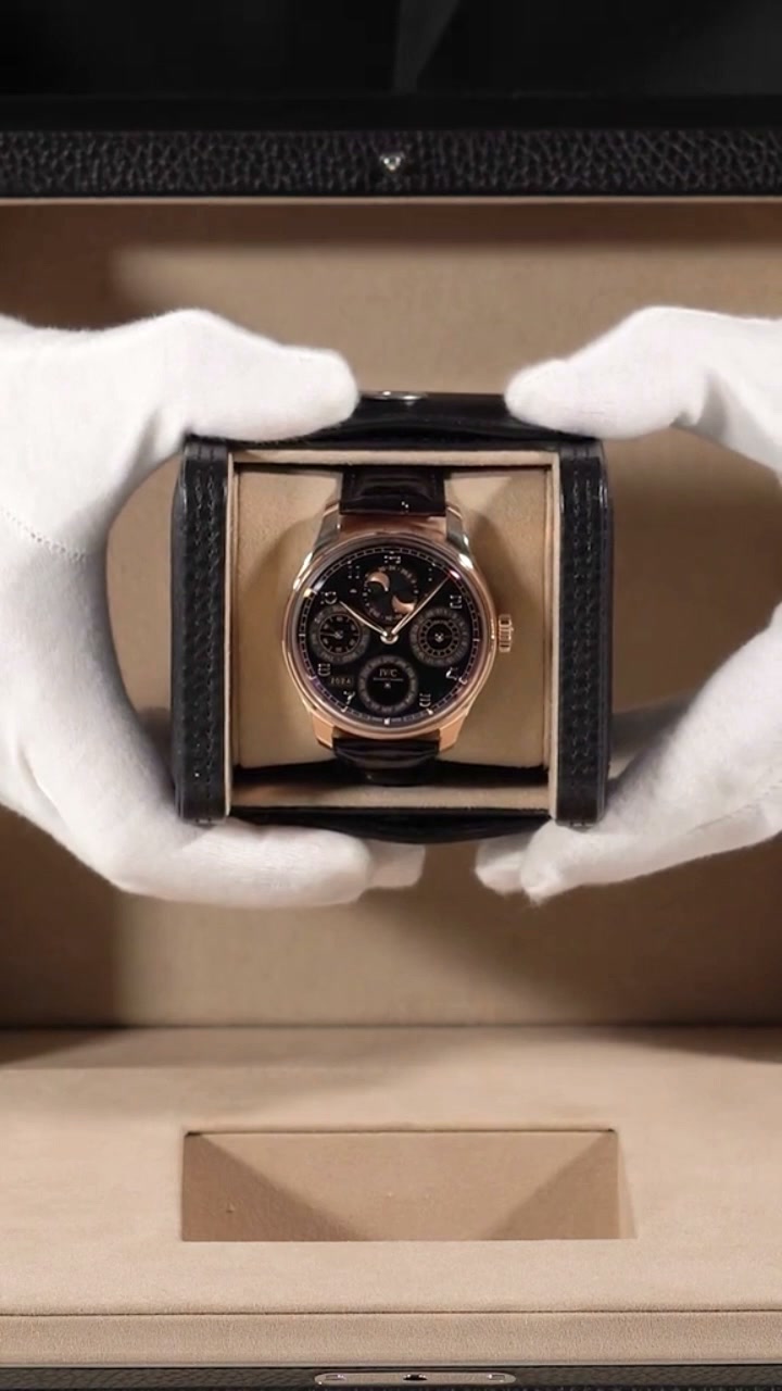 7-Day Power Reserve in 18k Rose Gold