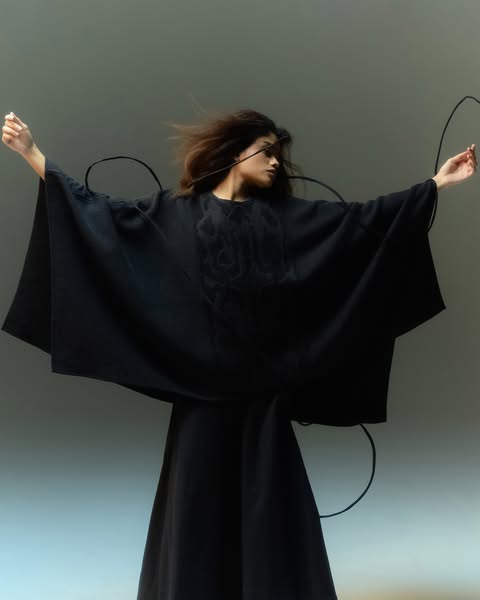 Jirin Embroidered Poncho - Turn Black