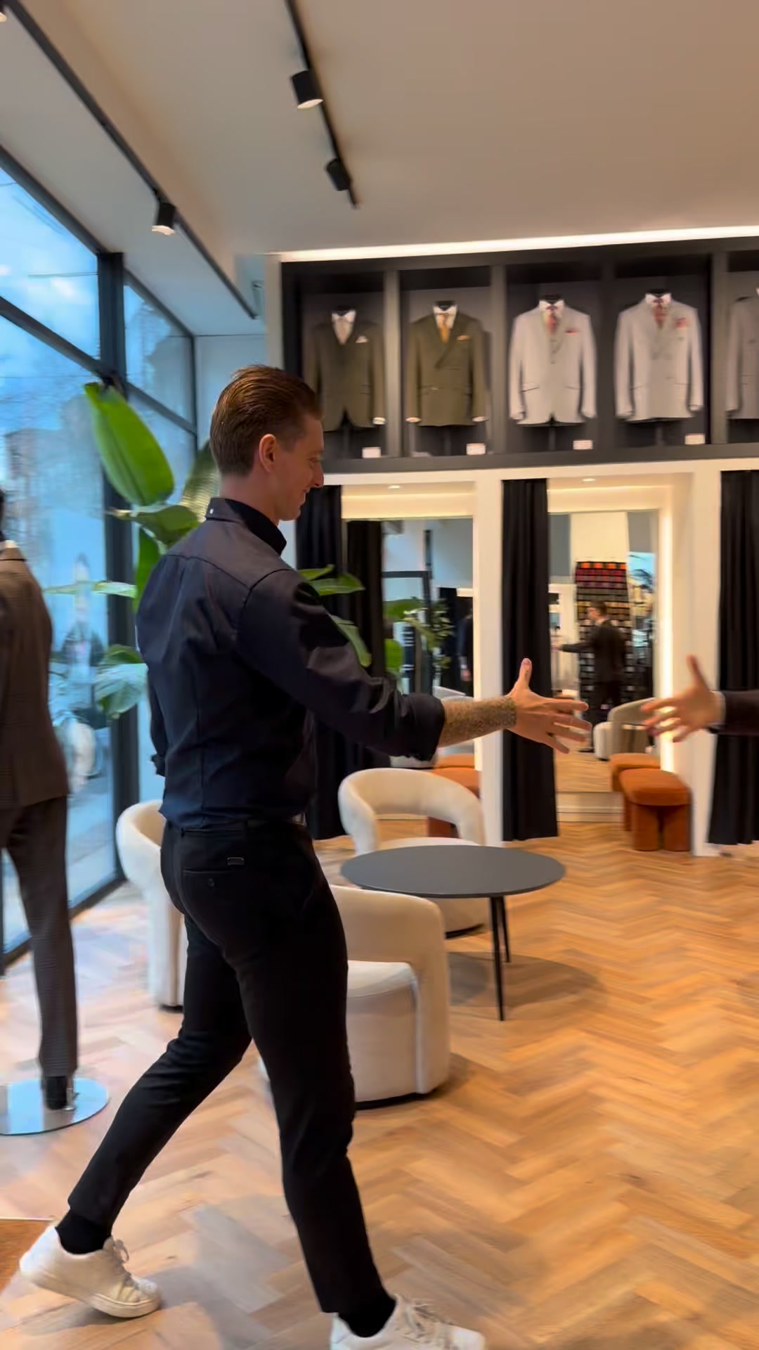 Shop jakkesæt fra SUIT CLUB her