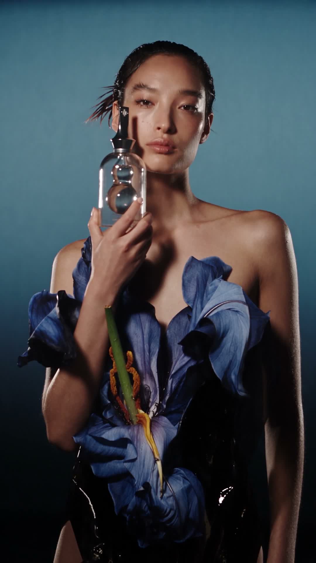 Anúncio de Premiere Peau Parfums