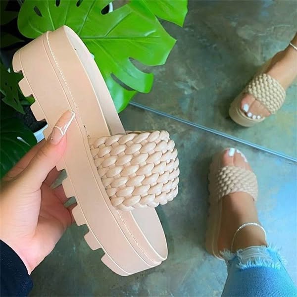 Chic And Shines