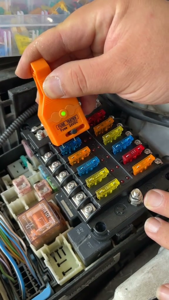 Combination Fuse Tester and Puller