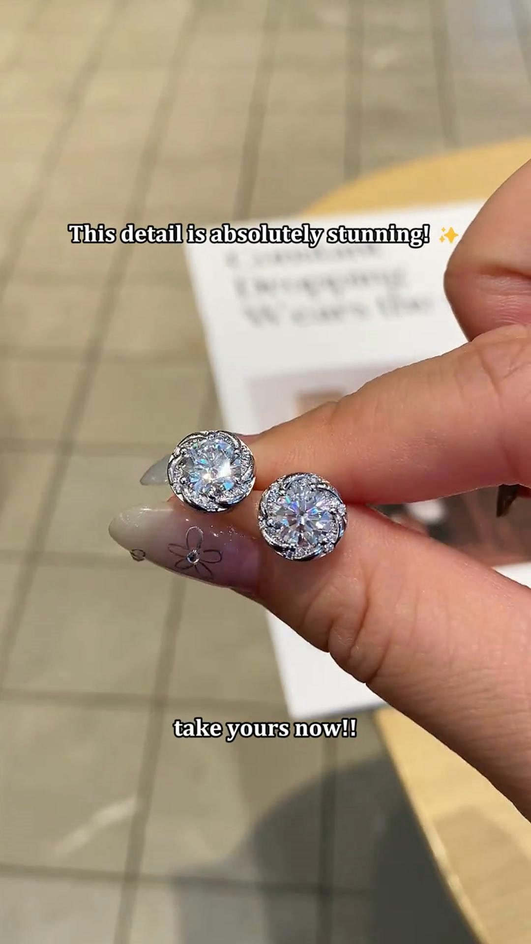 50% OFF! Vintage Twist Halo Stud Earrings – Timeless Elegance for Your Ears