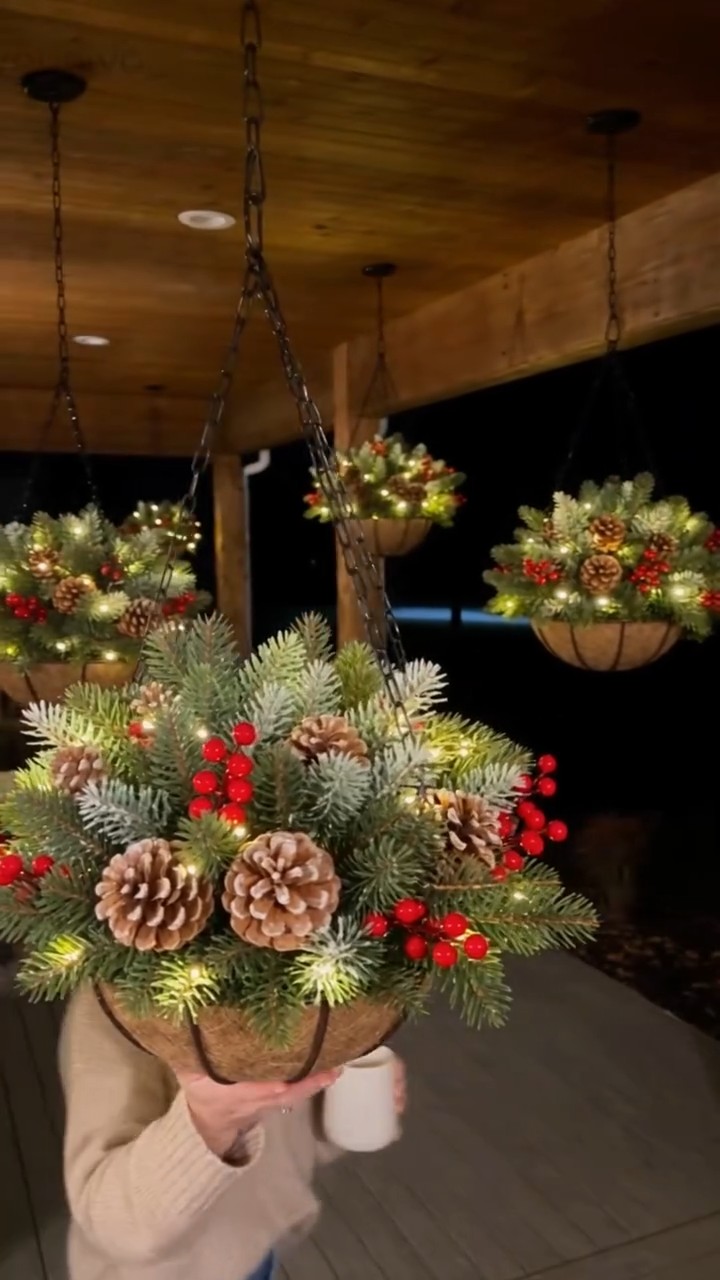 Letzter Tag: 50 % Rabatt Beleuchteter Weihnachts-Hängekorb | Beleuchtet, wetterfest und wartungsfrei