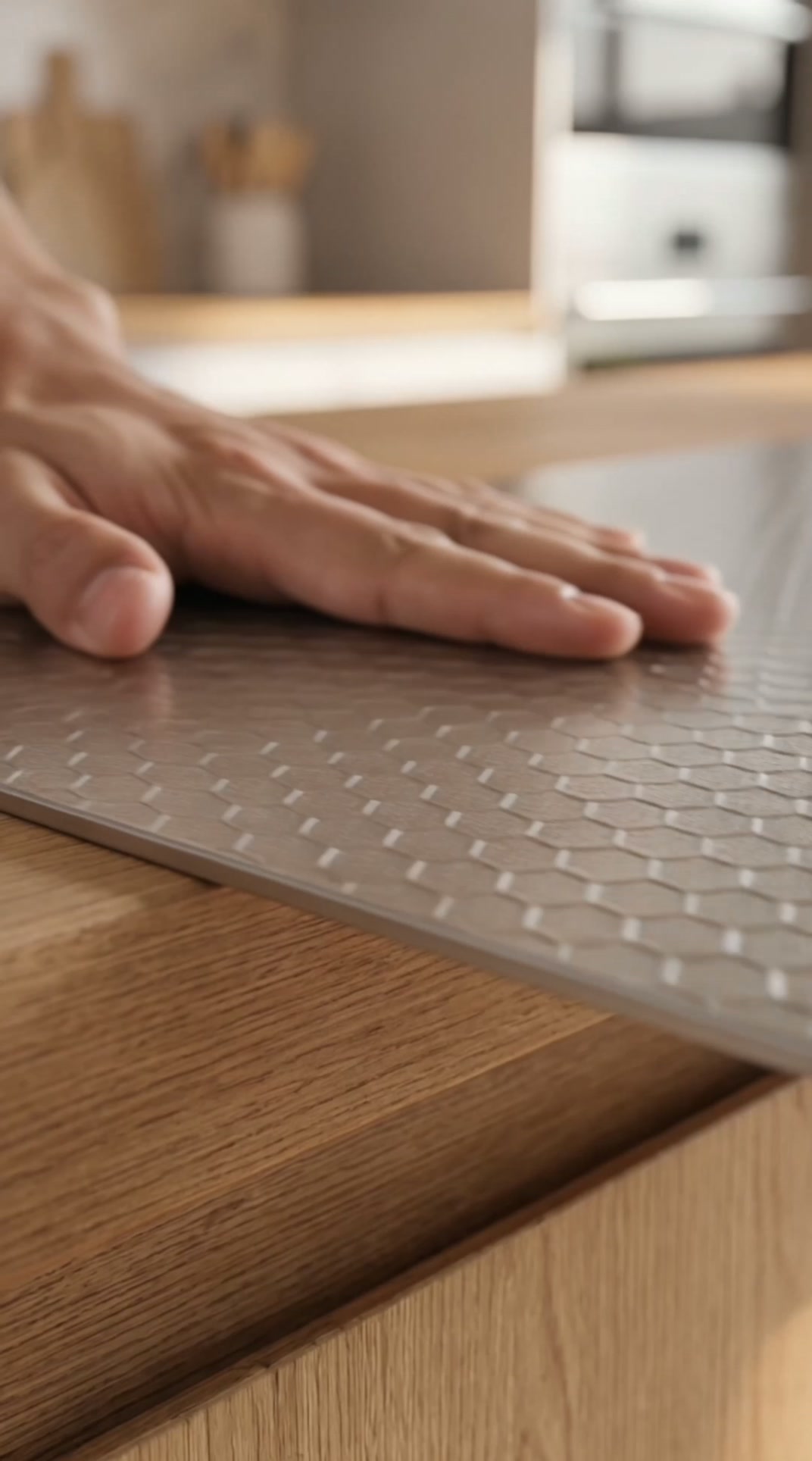 The board that protects your knives.