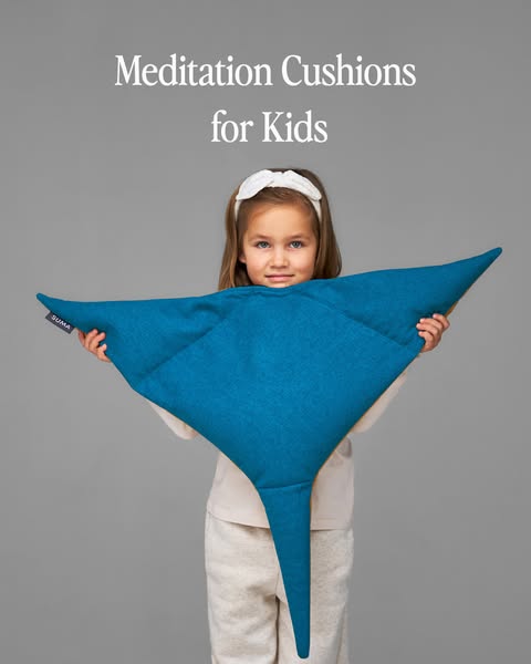 SUMA Manta — Ergonomic Floor & Meditation Cushion for Kids