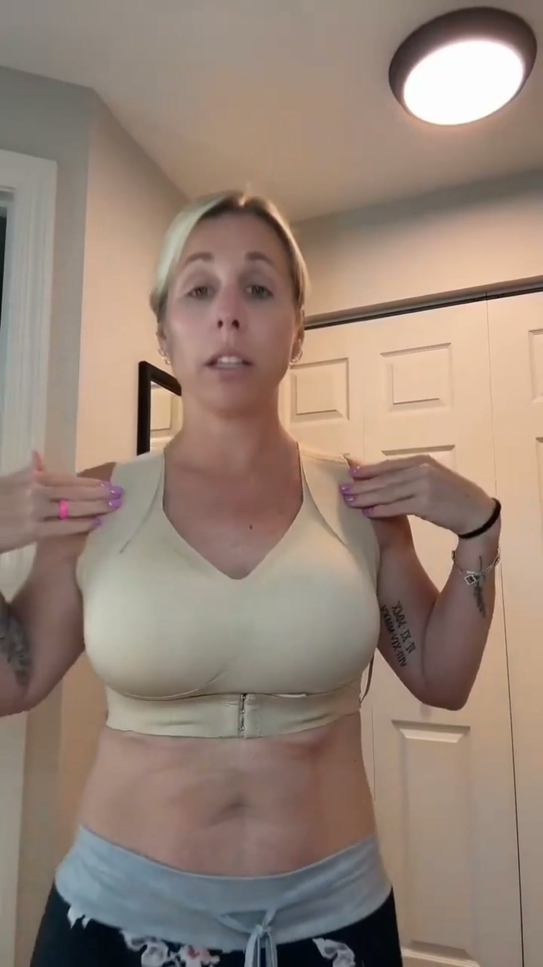 Stanik który prostuje plecy — bez fiszbin i ucisku