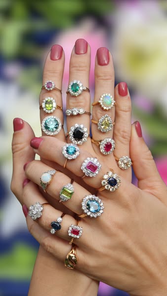 One-of-a-kind vintage & antique jewellery
