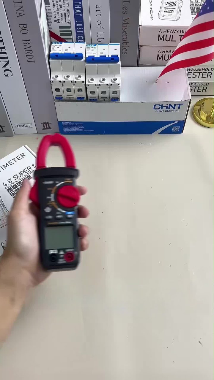 Digitales Voltmeter mit Echt-Effektivwertmessung (True RMS) und 6000-Count-Auflösung