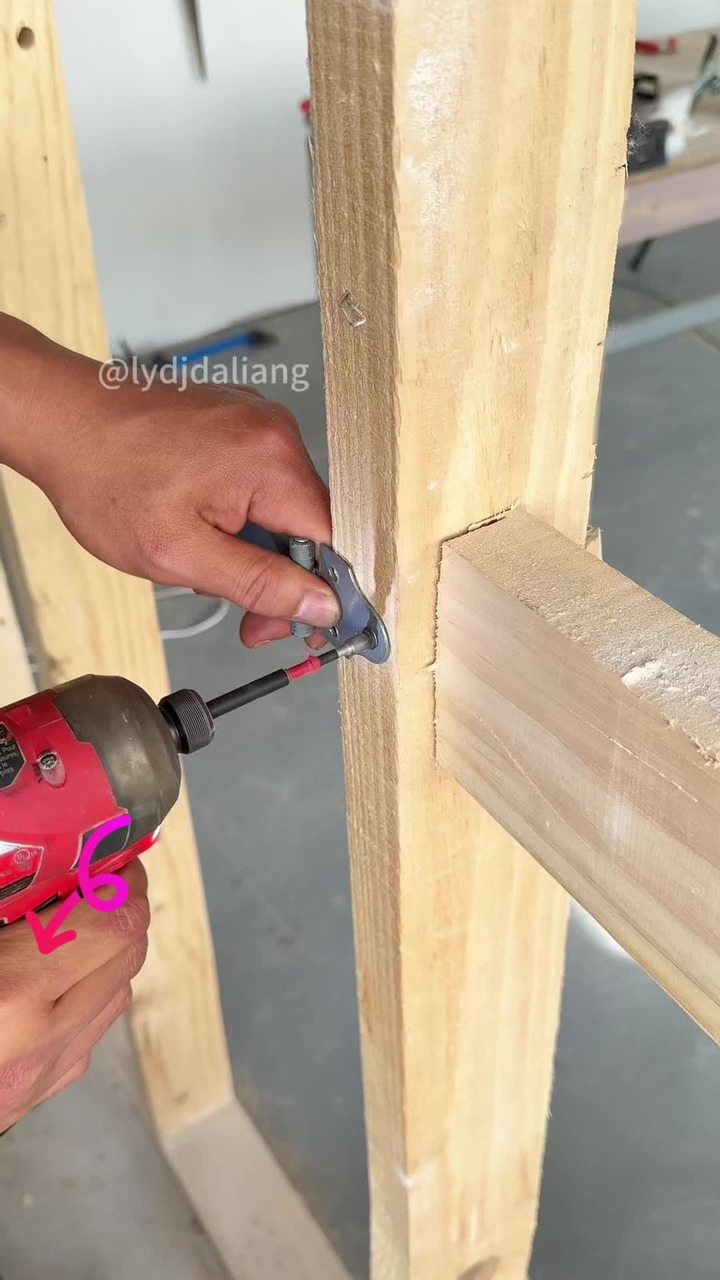 News - Hinge Repair Screw & Expansion Anchor