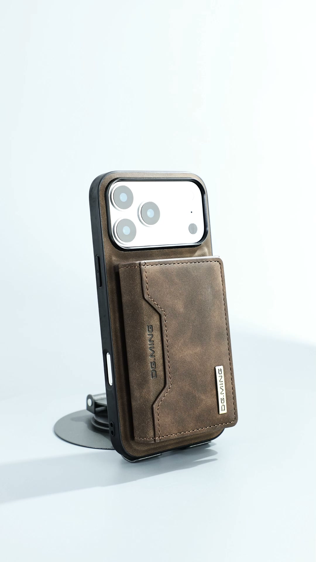 2‑IN‑1 MAGNETIC WALLET CASE