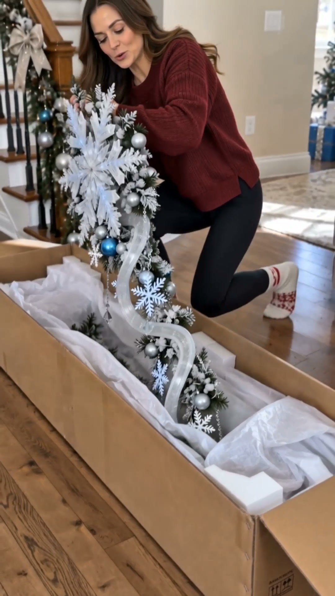 Giant Snowflake Blizzard Trail™- Let the Snowstorm Glow Indoors