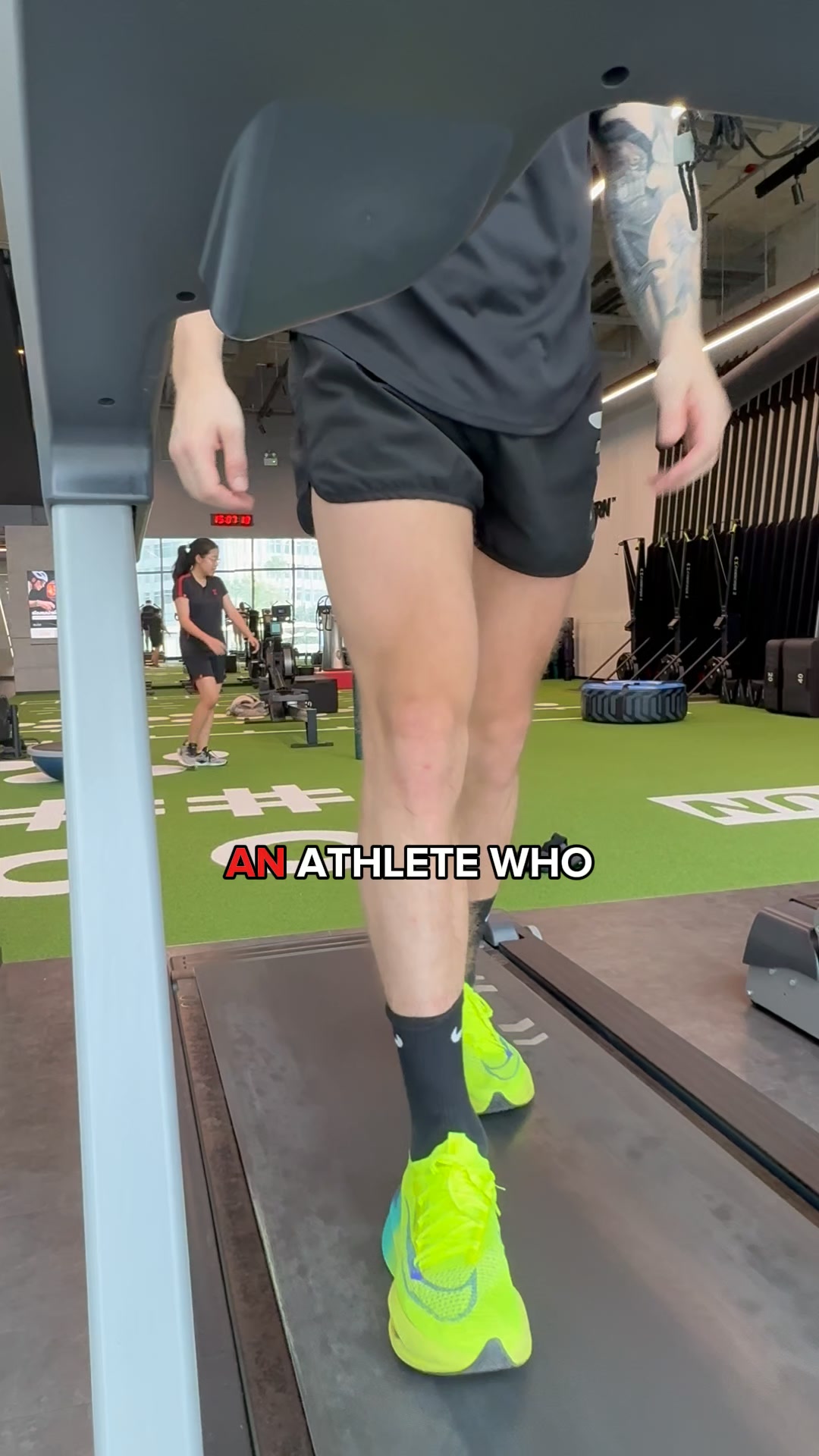 Relieves and protects knees