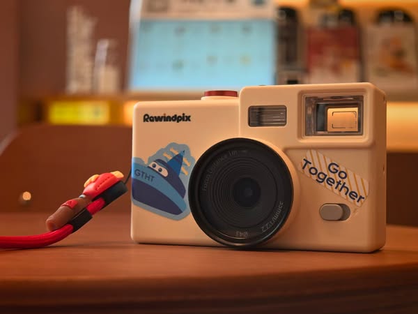 Rewindpix Camera