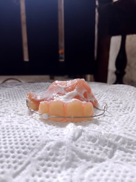Read this if you wear dentures and use cream.
