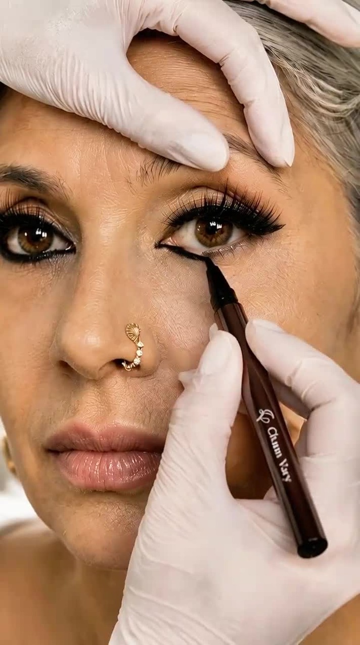 Dual-Tip Long-Lasting Liquid Eyeliner