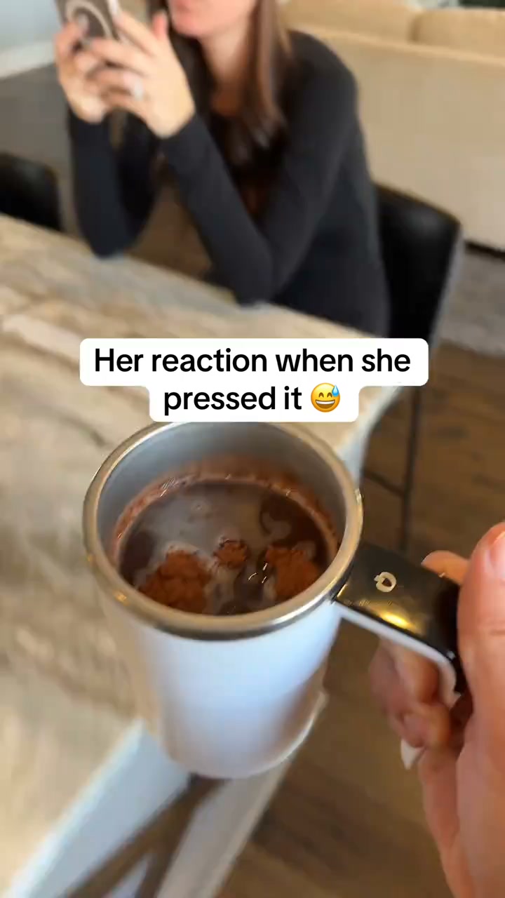 Rechargeable Self-Stirring Mug