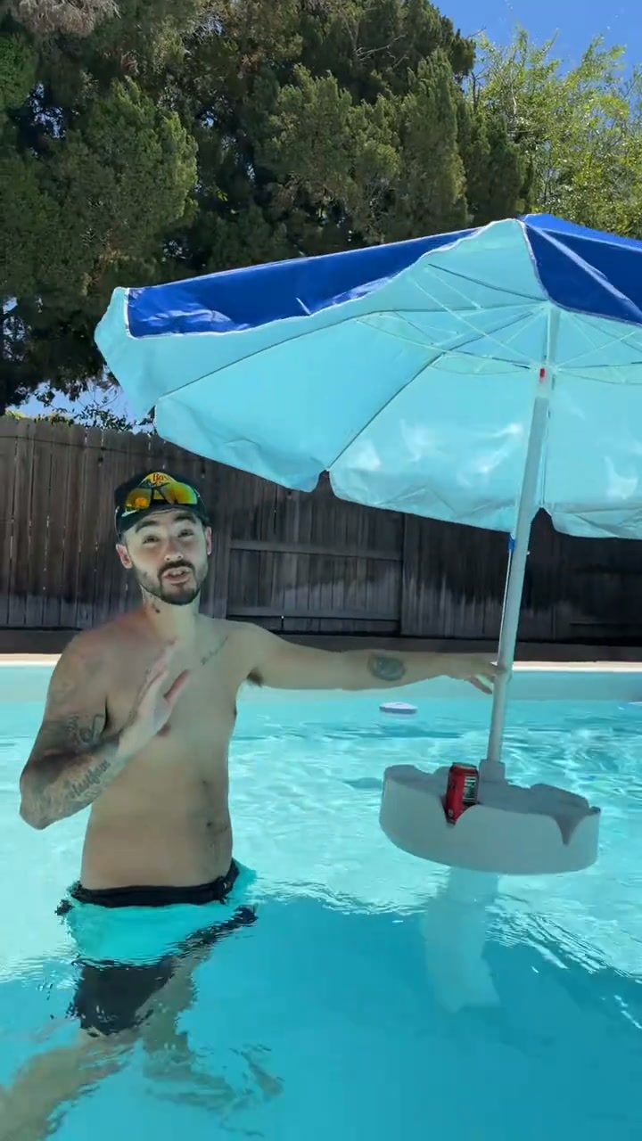 The best poolaccessory to have!!!