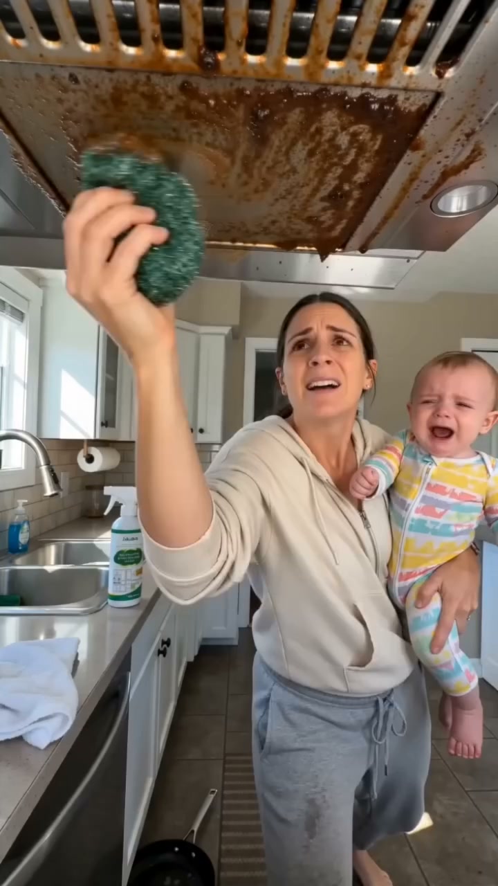 Powerful Grease Cleaner for Your Kitchen