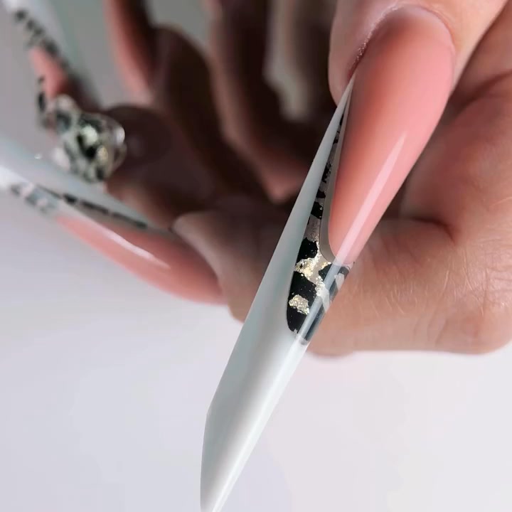 Uñas de gel DNKa'