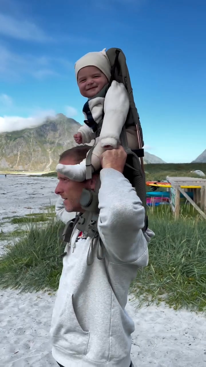 Award-winning Shoulder Carrier, MiniMeis!