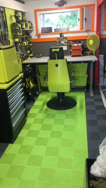 Bygg drömmens garagegolv – slitstarkt & enkelt att montera!