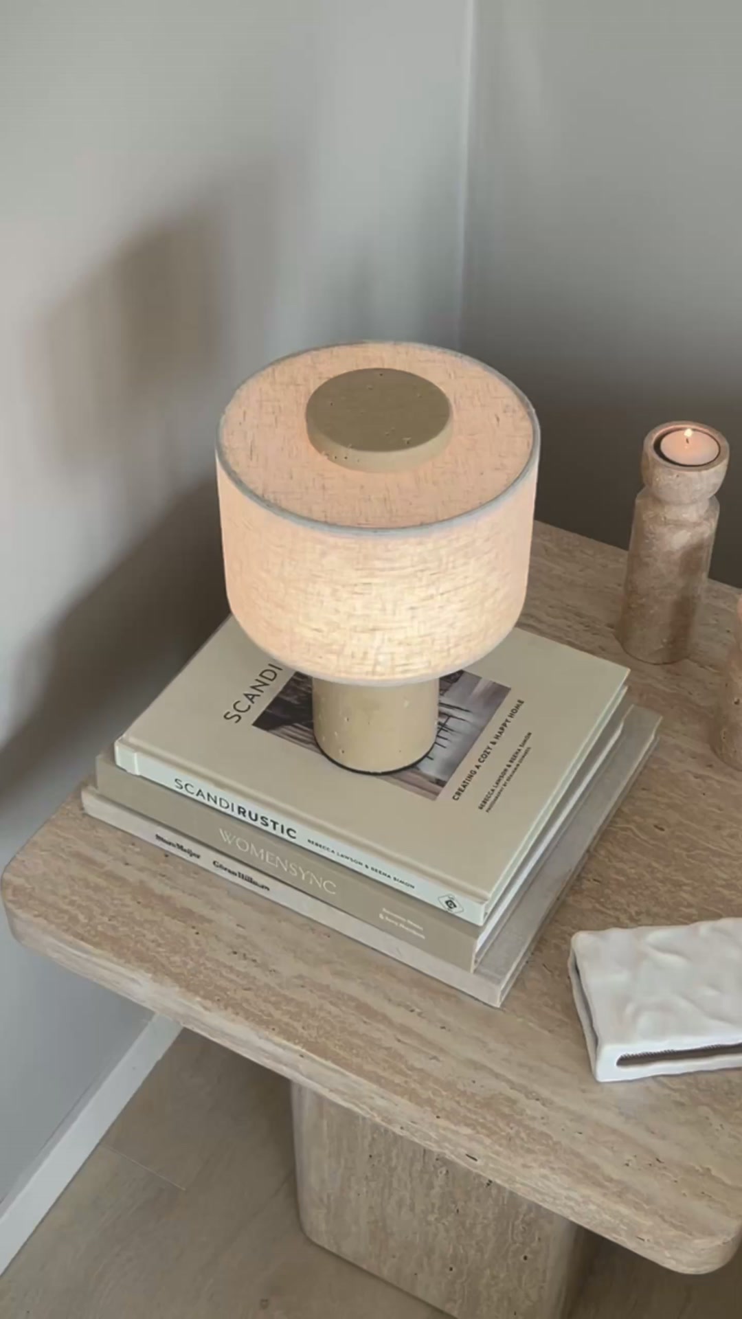 Trådlös designlampa i natursten