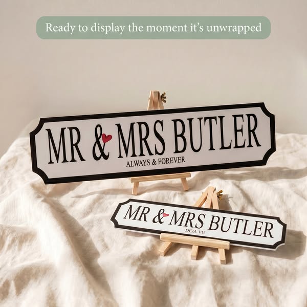 Personalised Mr & Mrs Sign – £11.25