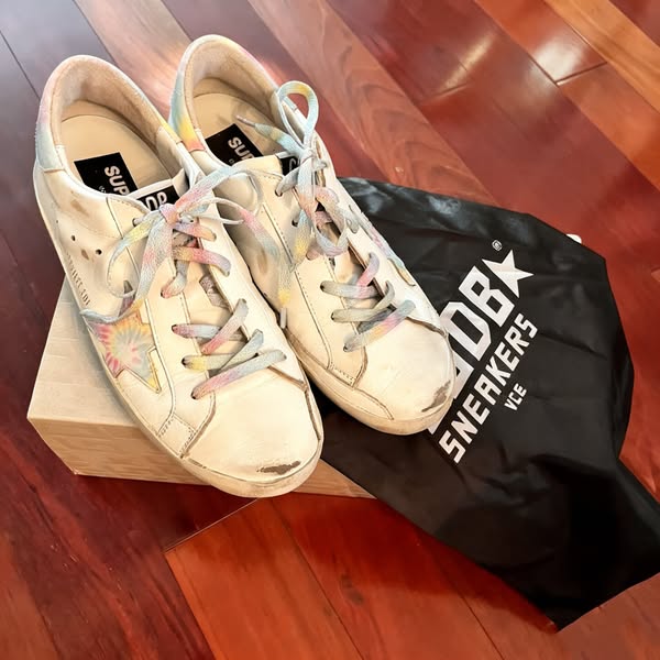 GOLDEN GOOSE: Distinguiti dalla massa! | Fino al 50% di sconto