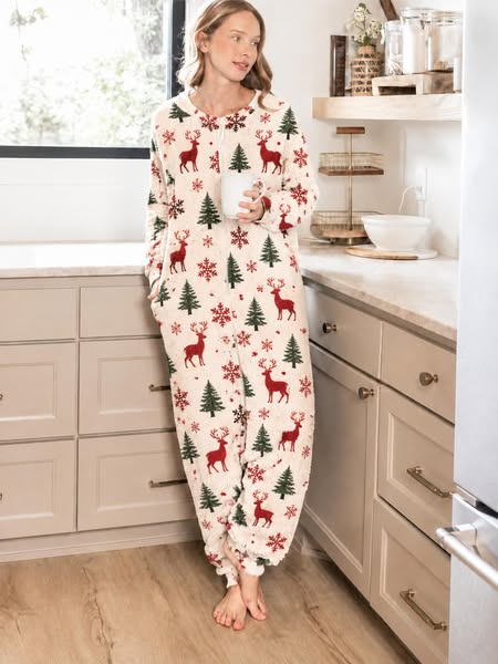 Your Christmas stay-in outfit