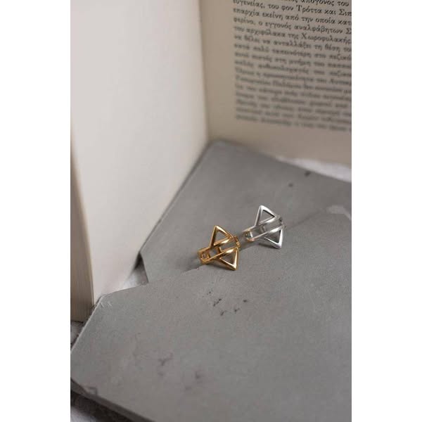 Double Triangle Ring