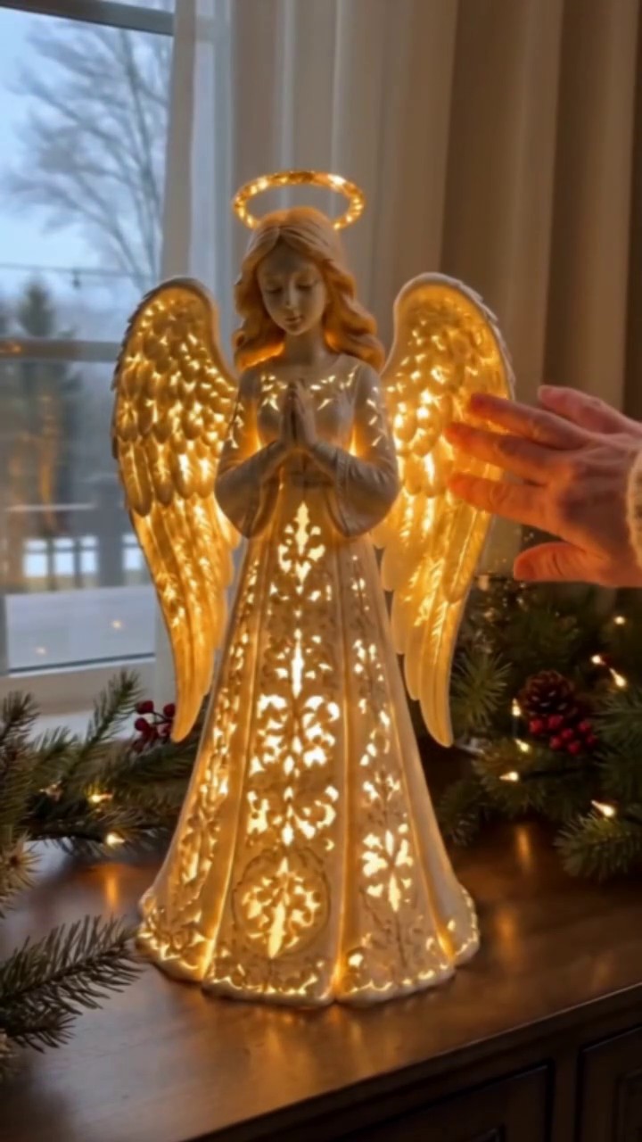 Leuchtender Weihnachtsengel – ein warmes Licht voller Hoffnung