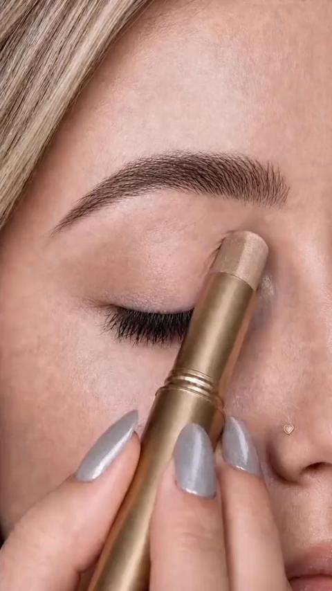 News - Three-Color Eyeshadow Stick