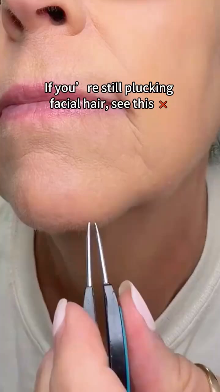 Portable Electric Eyebrow Trimmer – Interchangeable Heads