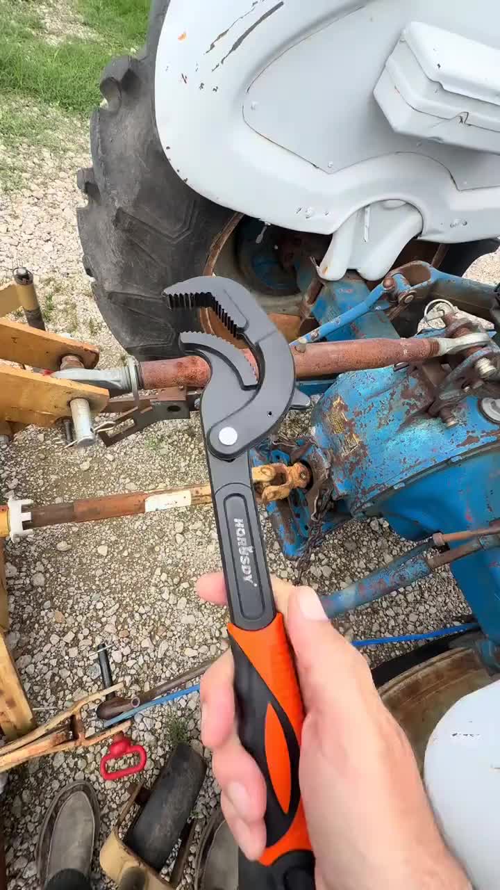 Universal Pipe Wrench