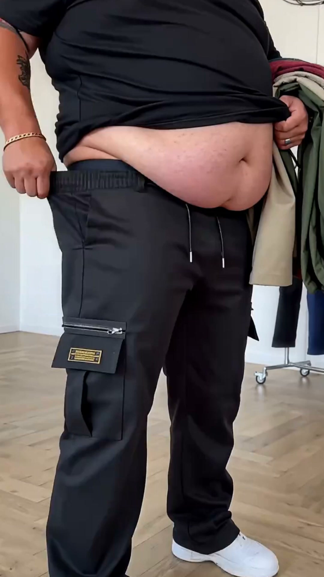 Get these utility cargo pants now while they’re 50% OFF