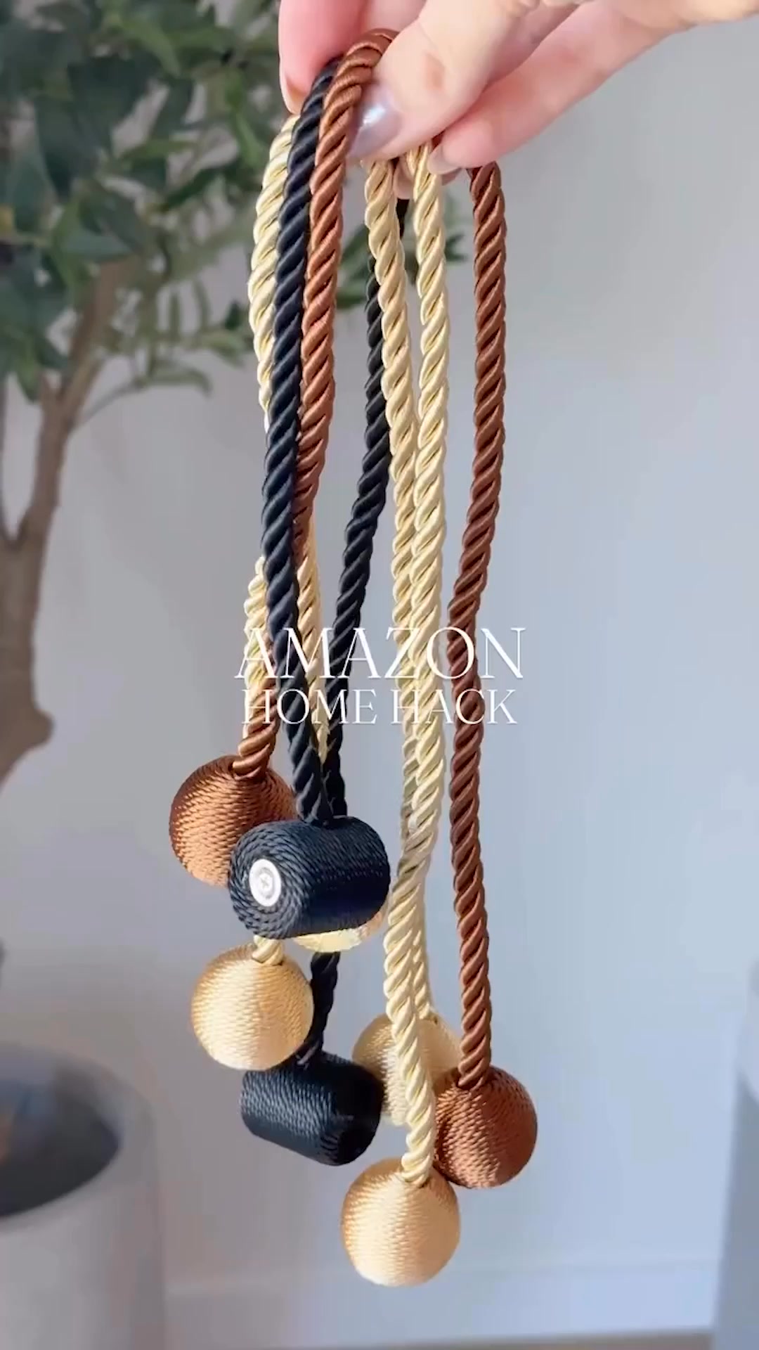Elegant Hold, Everyday Ease